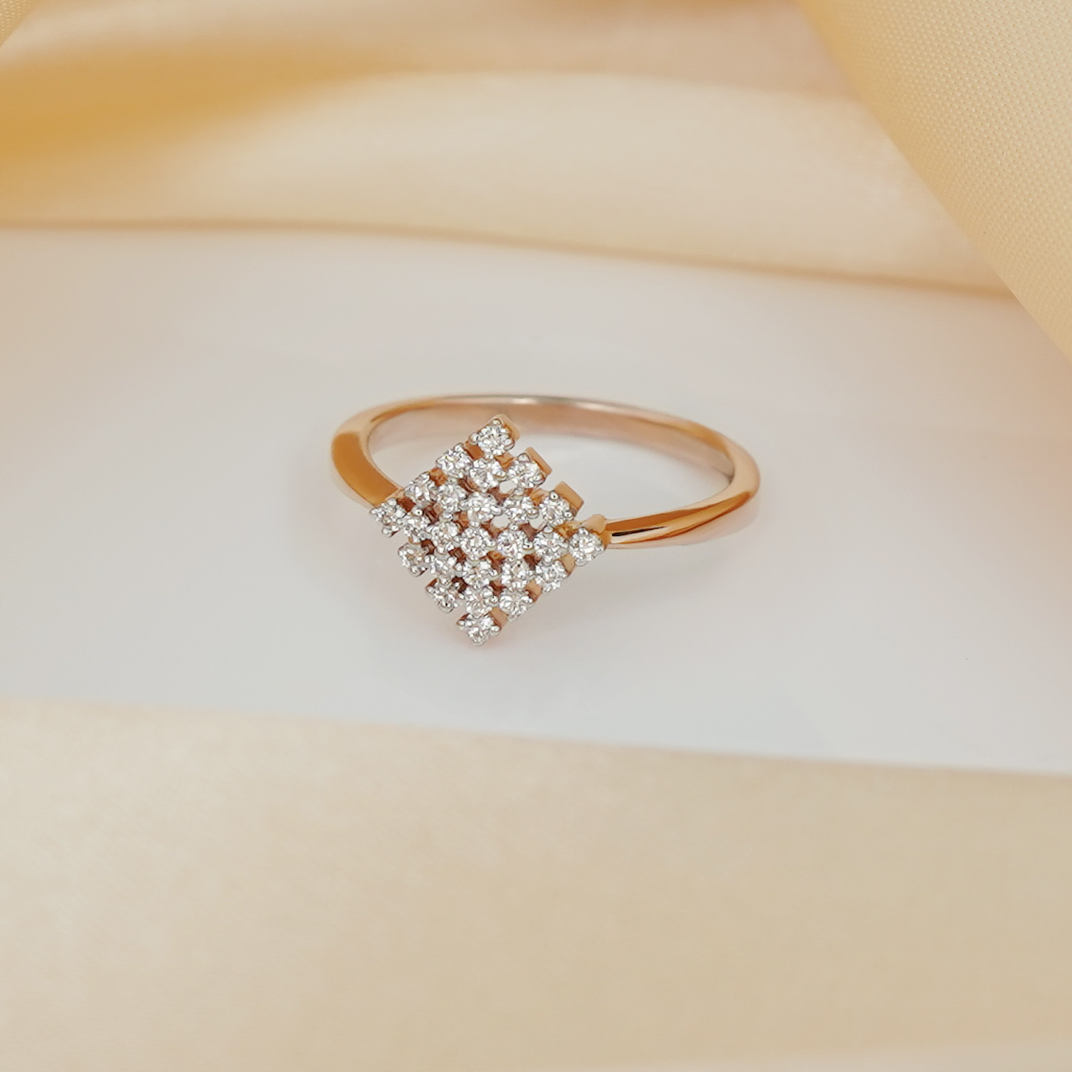 Diamond Fingerring